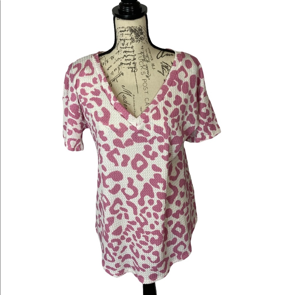 Pink cheetah V-neck